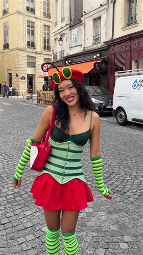 the downsides of being a very hungry caterpillar 🥲 YOU’RE ALWAYS HUNGRY #kalitaku #halloweencostume #hungrycaterpillar #costumeideas #halloweencostumes paris