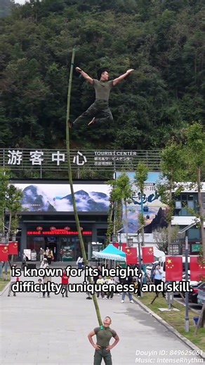 Smooth climb to the top of a 5- to 6-meter pole?!