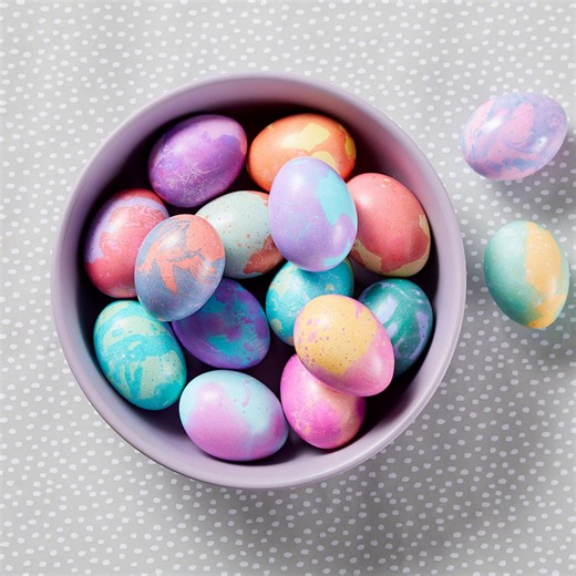 Skip the Dye Kits—Use This Pantry Staple for the Most Beautiful Marbled Eggs