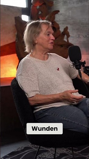 Happy in old age, but how does Elke Heidenreich do it? ￼ #podcast #aging #bookdeluxe #interview