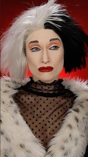 Transforming into Glenn Close as Cruella De Vil 🚬 #cruelladevil #101dalmatians #disneycosplay