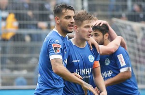2:1-Sieg beim SV Linx – Stuttgarter Kickers rücken  auf einen Punkt an  SGV Freiberg ran