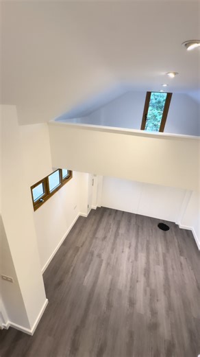 🔹From dark, damp and lifeless… to bright, fresh and full of purpose ✨ This barn has had a complete transformation by the JNS Team. What was once an empty, unused space is now a bright, spacious and fully functional building ready for its next chapter. This full refurbishment included: • A brand new mezzanine floor • Battening and insulating • Painting and decorating • New windows and doors • Plumbing and electrics throughout • Brand new flooring • A fully fitted kitchen • A new bathroom The tra