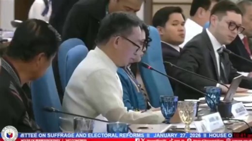 SPONSORSHIP SPEECH House Bill No. 209: An Act Defining and Prohibiting Political Dynasties ACT Teachers Rep. Antonio L. Tinio Deputy Minority Leader Mahigit tatlong dekada na ang nakalilipas mula nang ratipikahan ang 1987 Konstitusyon. Malinaw ang nakasaad sa Artikulo II, Seksyon 26: "The State shall guarantee equal access to opportunities for public service, and prohibit political dynasties as may be defined by law." Ngunit hanggang sa araw na ito, ang mandatong ito ay nananatiling hungkag na p