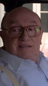 Paris, mai 68. Quatre générations, un appartement, une cache mystérieuse… et des secrets prêts à resurgir 😳🤫 "La Cache", librement adapté de « La Cache » de Christophe Boltanski, Prix Femina 2015 et en compétition à la 75e Berlinale, le 19 mars au cinéma. | AlloCiné