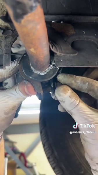 Identifying Suspension Issues in Mercedes Vehicles