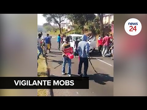 WATCH | Angry mob attacks vehicle in Phoenix