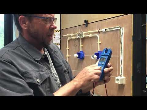 Installatie testen op werking en kortsluiting elektrotechniek