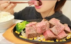◆coco ASMR◆ 吃一大份烤牛肉 咀嚼音