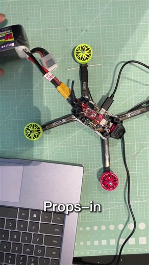 What Happens If All FPV Motors Spin The Same Way? #fpv