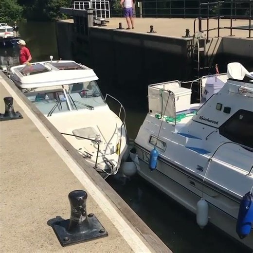 #boats In the lock at teston bridge #river #medway