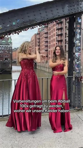 VIVIRY on Instagram: "🌹Double the red. Double the glow. Double the memories.🌹 Wir zwei in unseren roten Abendkleidern, bereit, den Abiball in zu erobern - elegant, stolz & voller Herz. Heute Abend lassen wir nicht nur unsere Kleider, sondern auch uns selbst strahlen wie nie zuvor ✨👑 Gemeinsam einzigartig - gemeinsam unvergesslich✨ 📍#Abiball2026 - wir kommen! 💫Tonight is not just a night... it’s our moment. POV: Ihr macht noch schnell ein paar unvergessliche Reels, um Eure unglaublichen Abib