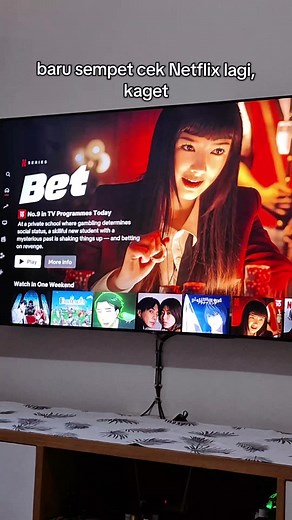 Menonton Kakegurui: Episode Pertama di Netflix