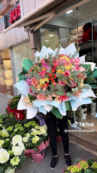 Exploring the Beauty of Floral Art