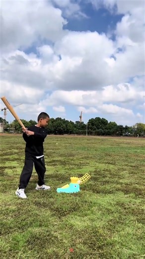 This children's baseball is so fun, exercises children's concentration, reaction and hand-eye co