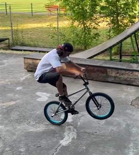 Top BMX Erik Vas link In description