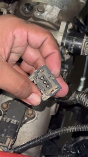 Throttle Position (TP)Sensor Grip Lock Open #throttle #position #sensor #carrepair #alsharifauto
