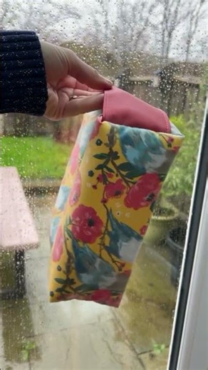 Rainy day sewing up Dopp kit toiletry bags for my craft markets! #bagmaking #sewing #sewingideas
