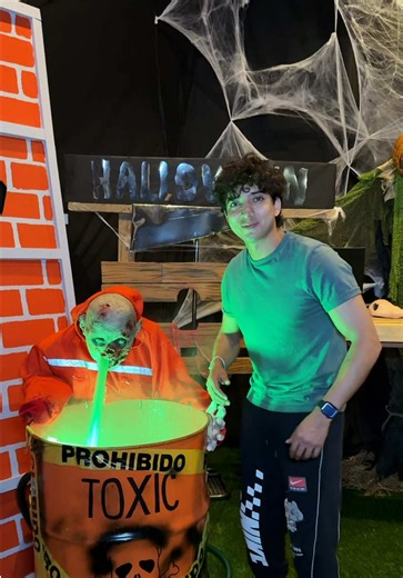 Decoraciones de Halloween hechas en casa! Esta es de 2025 🎃 #halloween #halloweencainguzman #disfraces