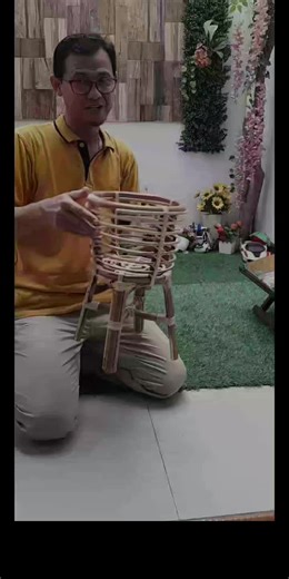 Standing Pot Rotan Artistik untuk Hiasan Rumah