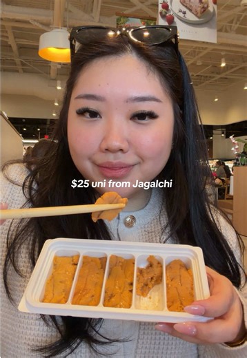 Beli uni 400rb di Korean Supermarket di America and didn’t expect it to be this good🤩 So fresh and buttery. MURAH BANGET cuma $25 udah dapet segini banyak. Will def come back for seconds🫶🏻 📍Jagalchi, California