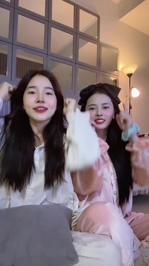 Quen nhau 7,8 năm thở ra là hiểu ý nhau liền 🌝 @Hannie🖤 #lunatv
