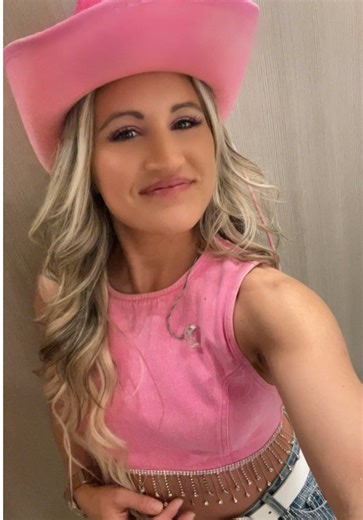 I’m either fixing bones or fixing hearts 🩷✨ thanks to everyone who came out last night to @hardrockcasinorockford 🤘!! Next we’re heading back to Madison, WI to debut at @whiskeyjacksmadtown on 3/21 at 10pm! And per yalls request, we added a few new tunes🎤 🩷 Ps this is the link for my pants: https://api-shein.shein.com/h5/sharejump/appjump?link=lZKzTOovGyd_8&localcountry=US&shc=2_lZKzTOovGyd&url_from=GM71059684868 #nursebydaysingerbynite #nurselife #countrysinger #pinkaesthetic #countrybar