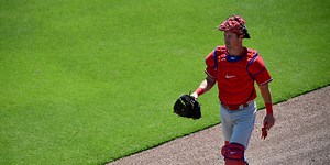 Knapp embraces fluid role with Phillies