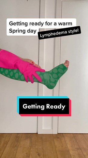 Compression can be fun in the sun! Even with #lymphedema Wearing the wonderful compression garments from @medi.uk #lymphoedema #lipedema #chronicillness #compression