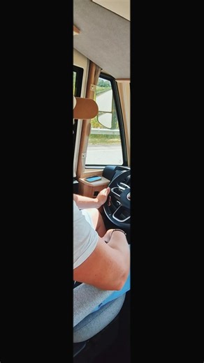 Losfahren bedeutet Stress AUS! #camper #camping #fyp #4ever_camper #reallife #camp #campinglife #camperlife #caravaning #wohnmobil #euramobil #campercommunity #freiheit #vacations #trips #holidays #nostress #calmdown #followers😘thank