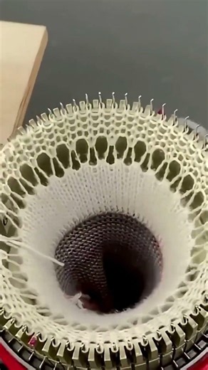 How Circular Knitting Works (Explained) 🧶⚙️