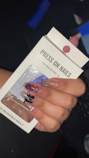 The happiest girl always have tha pretties nails-Timmy Taylor #foryoupageeeeeeeeeeeeeeeeeeeeeeeeeeeee #fakenails #strawberrychocolate #girlie #girlythings