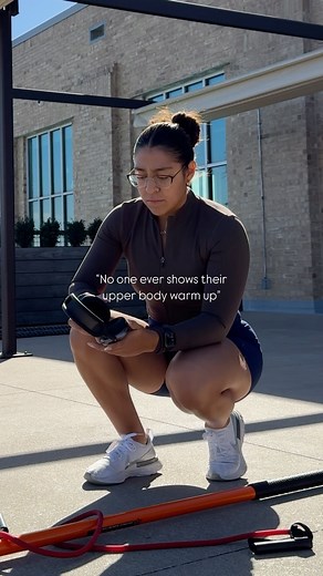 22K views · 254 reactions | SAVE for your next upper body session 﫵 These are some of my go to dynamic upper body warm up exercises that I do that take NO LONGER than 1-3 min to complete! ⏱️ Make sure that you’re warming up your body bestie, don’t neglect it! Doing dynamic movements is ! Full fit is from @oneractive 懶 #upperbodywarmup #upperbodyworkout #warmupexercise #warmupexercisebeforeworkout | Lesss.getfit | Facebook