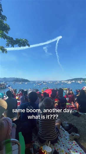 the blue angels created this boom sound two days in a row during the high speed pass, not sure what it was. (august 2022) #blueangels #airshow #sonicboom #jets #aviation