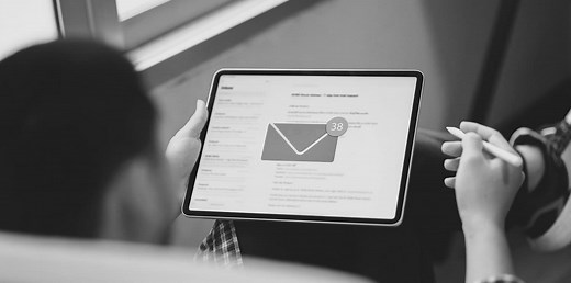 Ley Protección de datos correo electrónico: cláusula y texto LOPD 2026