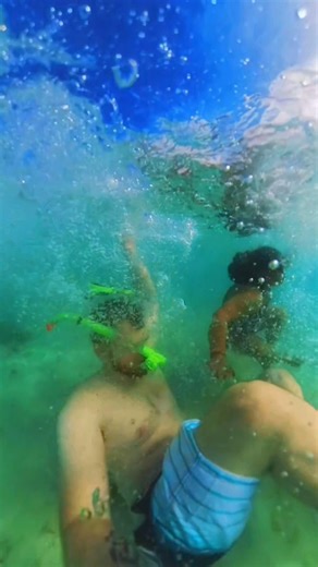 #dunks #travelcouple #husbandwife #beachday #underwater