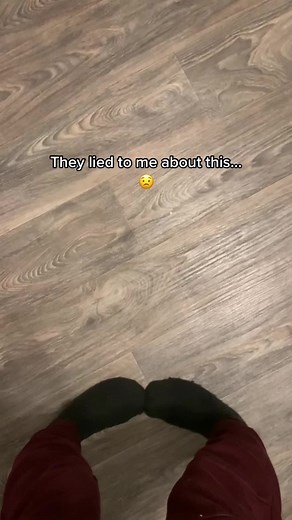 Does your alarm clock do this? 😳 #alarmclock #time #projector #sleep #helpfulproducts #coolgadgets