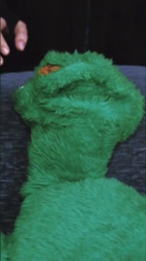 What’s with Kermit’s Arm? 😂 #puppet #puppetry #kermit #asmr