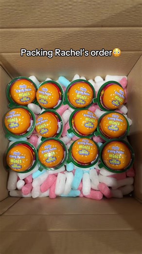 Packing Delicious Krabby Patty Orders - A Fun Process