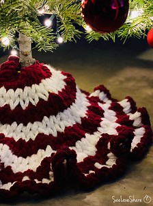 Blanket-EZ-Mini Tree Skirt - A Free Pattern
