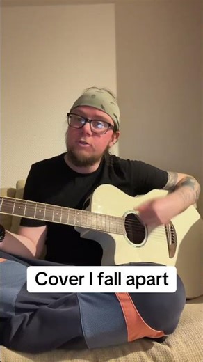 Oooh I fall apart!🎶