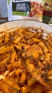 Check out this delicious Creamy Balsamic Pasta recipe using MorningStar Farms Grillers Crumbles, created by Janie Charleston Clay! We partnered with Diversify Dietetics to develop fun and simple recipes that feature MorningStar Farms products, and this was one of the tasty results. Recipe below! Ingredients: - 1 Cup MorningStar Farms Griller Crumbles - 2 Cups Cooked Rigatoni Pasta - 1 Yellow Bell Pepper (Diced) - 1 Tomato (Diced) - 2 Cups Plant-Based Mozzarella Cheese - 1 (6 oz) Can of Tomato Sa