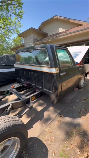 Mounting the bed on the frame after the short bed conversion ￼