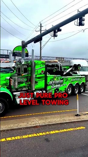 He Swung a SEMI Like It Was a Toy… Viewers Can’t Believe This Tow‑Truck Skill #Shorts #TowTruck