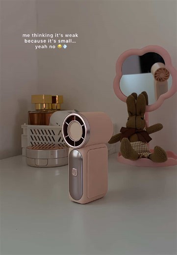 Compact and Powerful: The Ultimate Pocket Fan