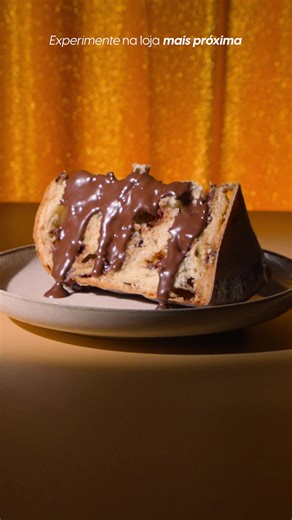 Ele voltou mais suculento, chocolatudo e macio do que nunca... The Best Panettone, combine com o seu creme favorito e aproveite o natal do seu jeito 🎄 Pegue a sua fatia de panetone no início do self-service, combine e pese no final. 📍 Avenida Rui Barbosa, 1057 - Centro | The Best Açaí