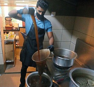 Malaysian engineering graduate sells masala tea for RM1 to make a living