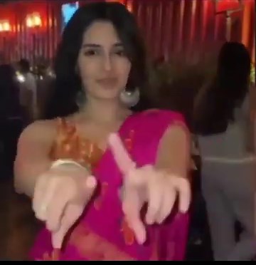 Girl dancing meme template 🥵♥️