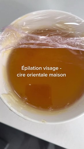Épilation du visage avec de la cire : astuces pratiques et indolores !