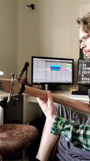 writing a bass line #ableton #bassguitar #bass #bassline #hiphop